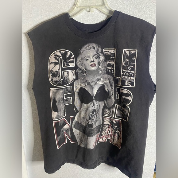 Other - Vintage Marilyn Monroe Tank Top
In great condition and shape size L